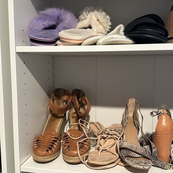 Reseller shoe lot - Picture 2 of 4